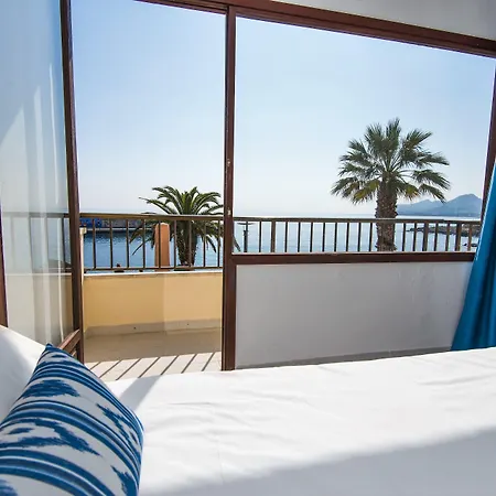 Hostal Port Corona-3
